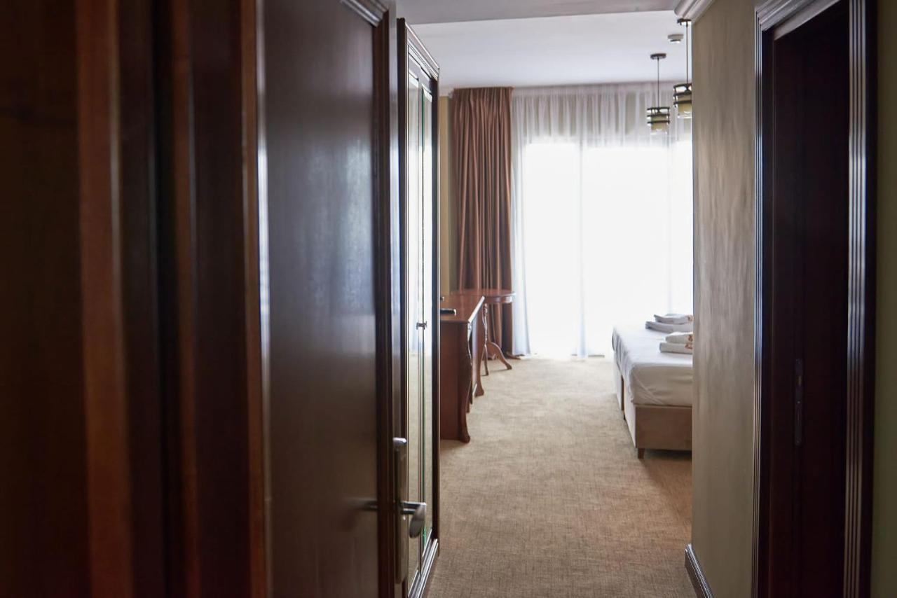 Hotel Adriano Braila Exterior photo
