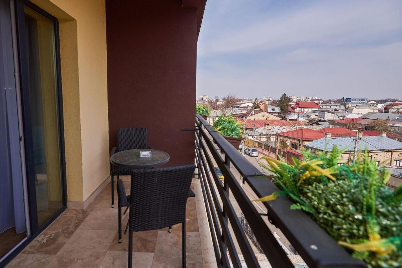 Hotel Adriano Braila Exterior photo
